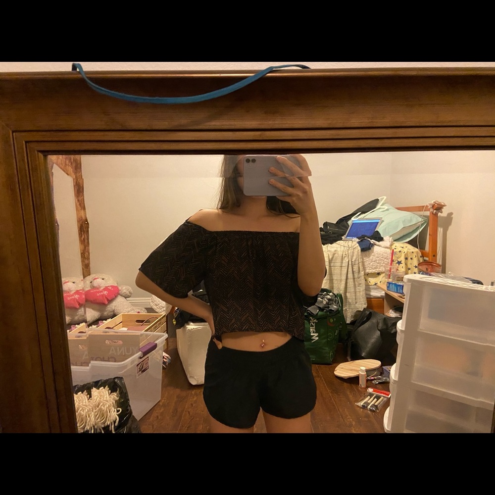 off shoulder crop top